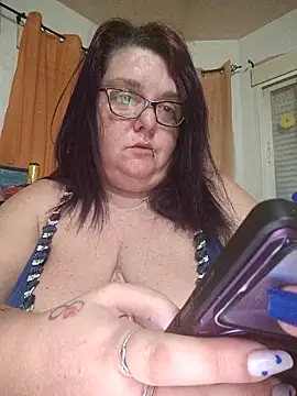 diosacurvy1984 online show from February 26, 2026, 8:47 am