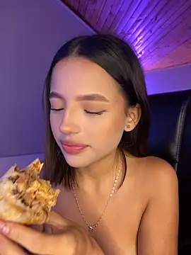 Sofia18 pinkk online show from May 15, 2026, 10:52 pm