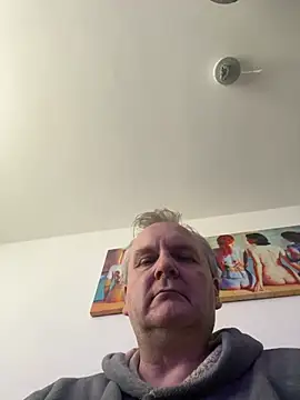 Snapshot of Paolo7619 chatting on April 22, 2026, 10:44 am Paolo7619 online show from April 22, 2026, 10:44 am