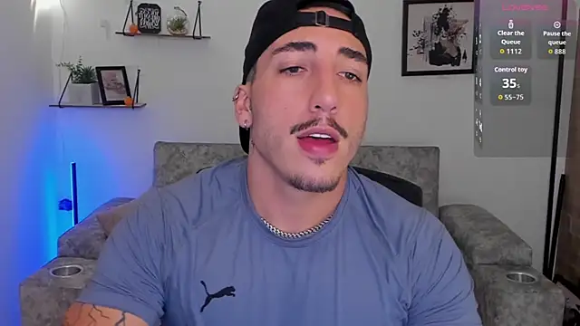 Snapshot of dylanspencer28 chatting on October 26, 2025, 12:11 am dylanspencer28 online show from October 26, 2025, 12:11 am