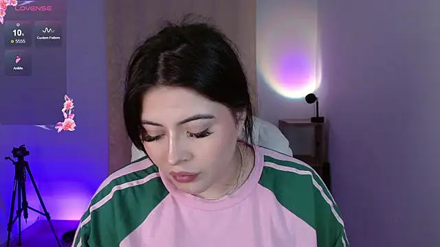 isabella1616 online show from August 9, 2026, 3:34 am