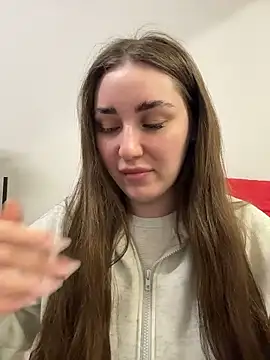 KiraBarlows online show from February 26, 2026, 8:20 pm