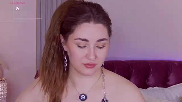 Snapshot of KiraBarlows chatting on May 17, 2026, 8:53 pm KiraBarlows online show from May 17, 2026, 8:53 pm