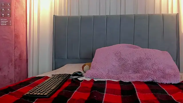 Snapshot of camilapersy chatting on February 10, 2025, 3:53 pm camilapersy online show from February 10, 2025, 3:53 pm