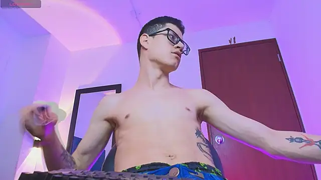 Snapshot of wolfandsky chatting on February 3, 2026, 11:37 am wolfandsky online show from February 3, 2026, 11:37 am