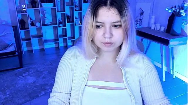 Snapshot of DiaAngell chatting on November 6, 2025, 7:29 pm DiaAngell online show from November 6, 2025, 7:29 pm