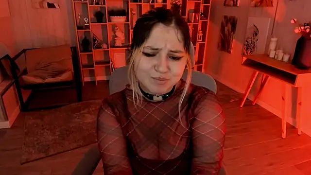 Snapshot of DiaAngell chatting on October 24, 2025, 5:17 am DiaAngell online show from October 24, 2025, 5:17 am