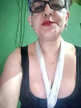 ilonna2025 online show from October 23, 2025, 6:12 am