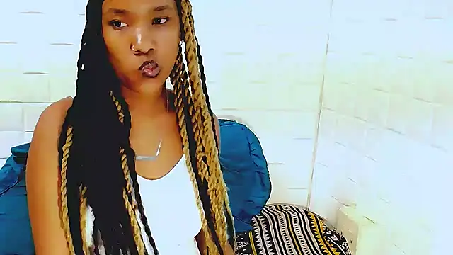 Snapshot of EroticSexyPrada chatting on March 22, 2025, 12:39 am EroticSexyPrada online show from March 22, 2025, 12:39 am