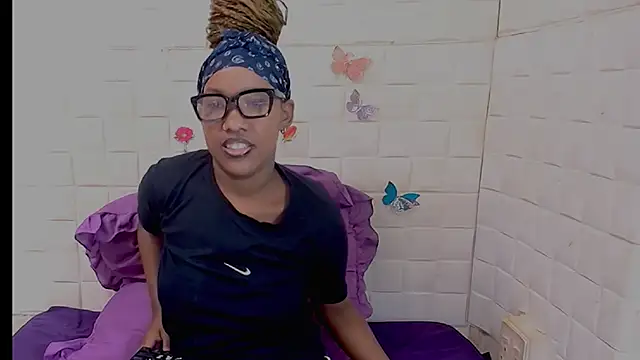 Snapshot of EroticSexyPrada chatting on February 15, 2026, 6:18 pm EroticSexyPrada online show from February 15, 2026, 6:18 pm