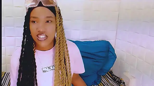 Snapshot of EroticSexyPrada chatting on March 19, 2025, 4:02 pm EroticSexyPrada online show from March 19, 2025, 4:02 pm