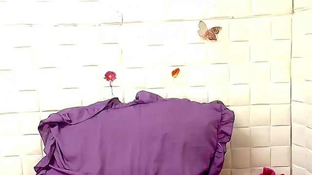 EroticSexyPrada online show from March 28, 2026, 6:20 pm