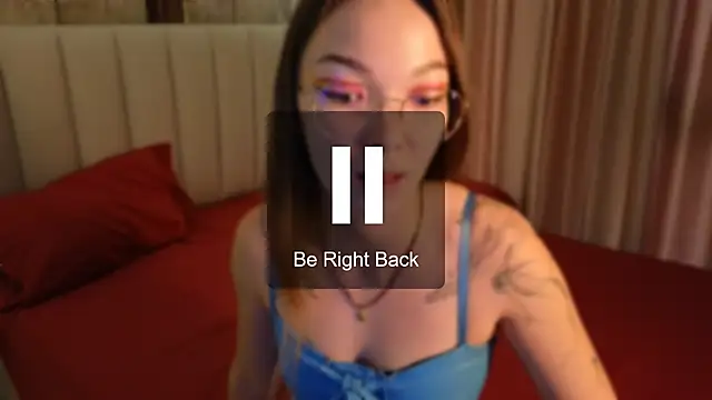 SusannJohnson online show from May 18, 2026, 4:07 am