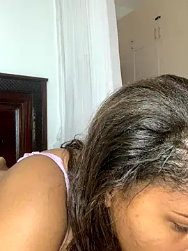 Snapshot of madell chatting on October 31, 2025, 2:30 am madell online show from October 31, 2025, 2:30 am