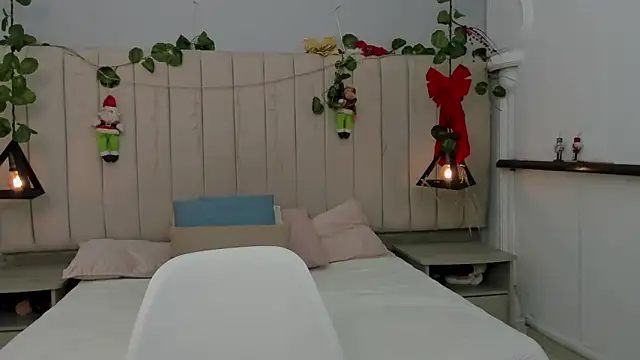 Snapshot of Paulina_Lopezz chatting on December 18, 2025, 8:56 pm Paulina Lopezz online show from December 18, 2025, 8:56 pm