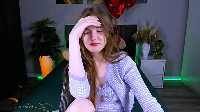 Snapshot of RayWillliams chatting on March 22, 2025, 8:37 pm RayWillliams online show from March 22, 2025, 8:37 pm