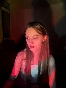 Snapshot of RayWillliams chatting on December 14, 2025, 6:13 pm RayWillliams online show from December 14, 2025, 6:13 pm