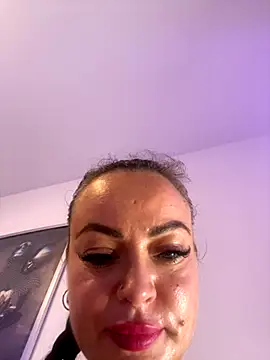 Snapshot of HotLivv69 chatting on September 28, 2025, 8:49 pm HotLivv69 online show from September 28, 2025, 8:49 pm