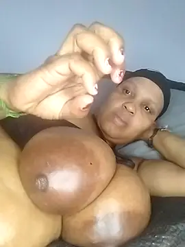 Snapshot of bubblendz1988 chatting on November 29, 2025, 4:18 pm bubblendz1988 online show from November 29, 2025, 4:18 pm