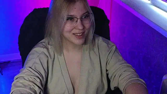 Snapshot of HotBrandyX chatting on March 3, 2025, 4:54 am HotBrandyX online show from March 3, 2025, 4:54 am