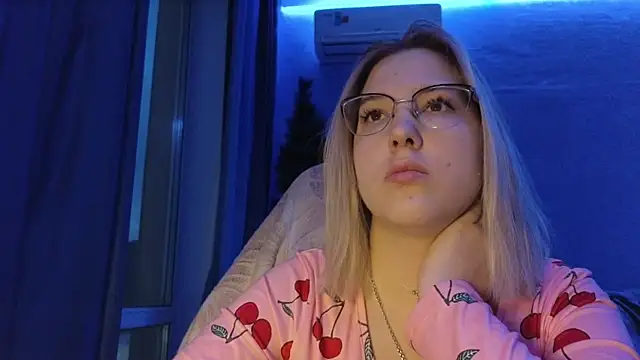 Snapshot of HotBrandyX chatting on January 8, 2026, 10:43 am HotBrandyX online show from January 8, 2026, 10:43 am