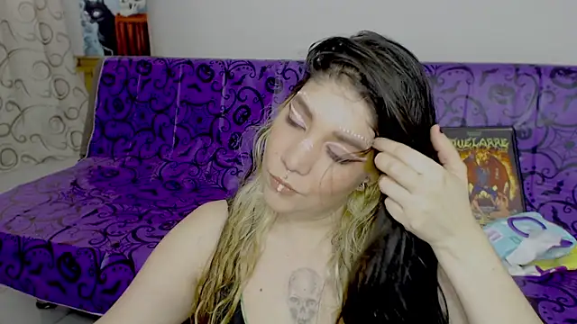 Snapshot of sharonnleon chatting on October 15, 2025, 8:50 pm sharonnleon online show from October 15, 2025, 8:50 pm