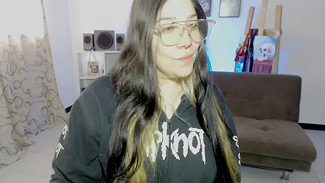 Snapshot of sharonnleon chatting on November 7, 2025, 4:55 pm sharonnleon online show from November 7, 2025, 4:55 pm