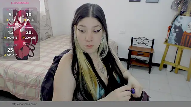 Snapshot of sharonnleon chatting on November 18, 2025, 7:06 pm sharonnleon online show from November 18, 2025, 7:06 pm