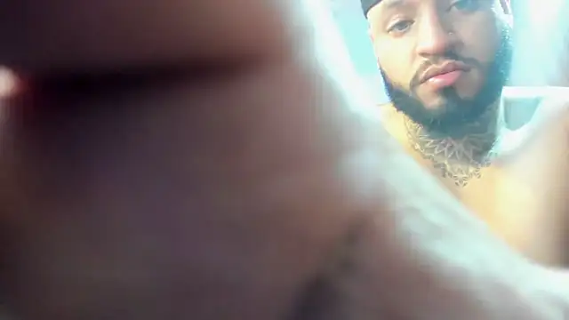 Snapshot of dereckgreen chatting on October 7, 2025, 1:06 am dereckgreen online show from October 7, 2025, 1:06 am