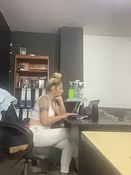 viktoria davis  online show from March 12, 2025, 12:53 am