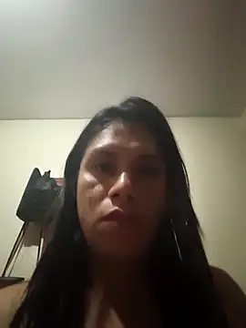 ROSARIOBELLA13 online show from May 15, 2026, 6:33 am