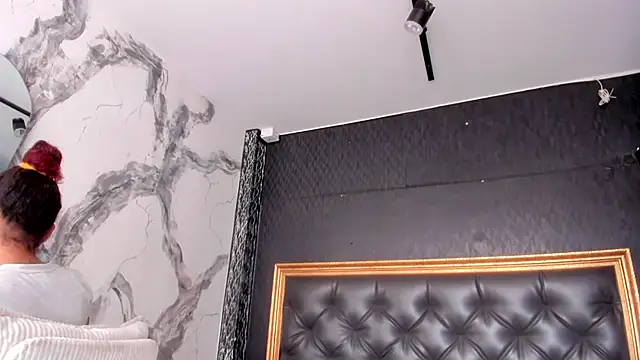 DalayMoore online show from September 24, 2025, 7:53 pm