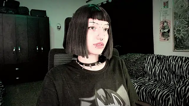 Snapshot of roxy_toxic chatting on February 24, 2026, 12:55 am roxy toxic online show from February 24, 2026, 12:55 am