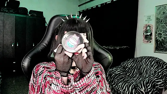 Snapshot of roxy_toxic chatting on February 3, 2026, 1:16 am roxy toxic online show from February 3, 2026, 1:16 am