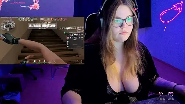 EveBaker04 online show from December 18, 2025, 8:12 pm