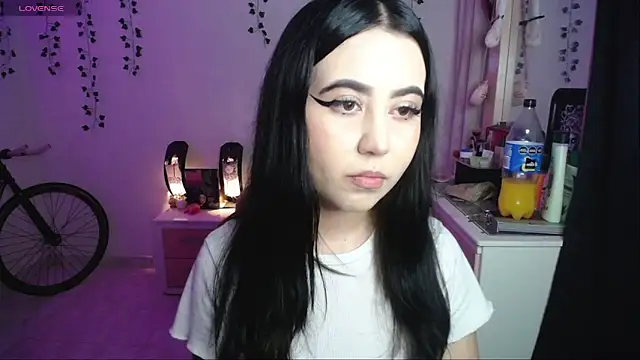 Snapshot of _codeline chatting on February 4, 2026, 5:46 am codeline online show from February 4, 2026, 5:46 am