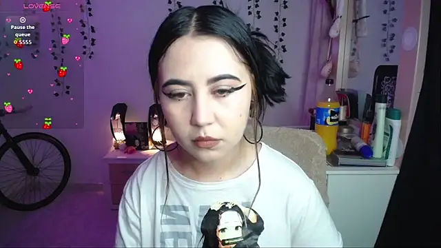 Snapshot of _codeline chatting on February 3, 2026, 4:54 am codeline online show from February 3, 2026, 4:54 am