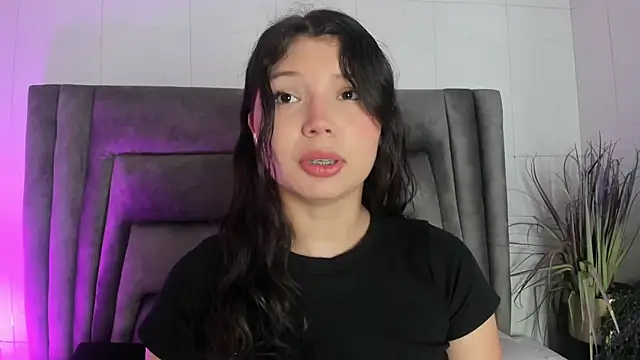 DannaJhonson1 online show from November 25, 2025, 8:42 pm