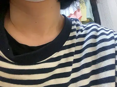 Snapshot of riri_riri_jp chatting on November 8, 2025, 3:48 pm riri riri jp online show from November 8, 2025, 3:48 pm