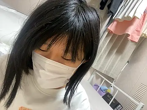 Snapshot of riri_riri_jp chatting on November 13, 2025, 10:41 am riri riri jp online show from November 13, 2025, 10:41 am