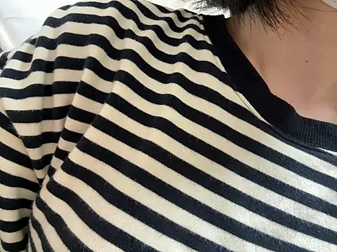 Snapshot of riri_riri_jp chatting on March 24, 2026, 1:33 pm riri riri jp online show from March 24, 2026, 1:33 pm