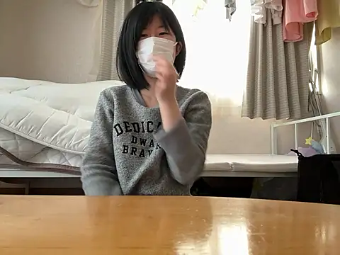 Snapshot of riri_riri_jp chatting on April 18, 2026, 6:49 am riri riri jp online show from April 18, 2026, 6:49 am
