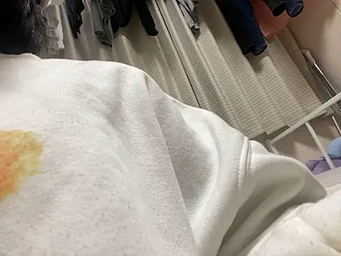 Snapshot of riri_riri_jp chatting on November 27, 2025, 9:54 am riri riri jp online show from November 27, 2025, 9:54 am