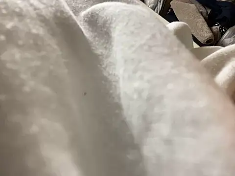 Snapshot of riri_riri_jp chatting on October 31, 2025, 12:02 pm riri riri jp online show from October 31, 2025, 12:02 pm