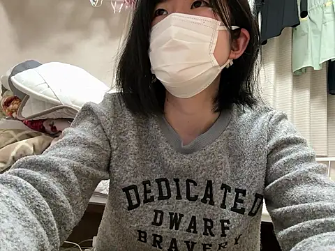 Snapshot of riri_riri_jp chatting on March 31, 2026, 11:45 am riri riri jp online show from March 31, 2026, 11:45 am