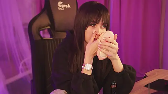 DakotaaJohnnson online show from March 14, 2025, 2:41 pm