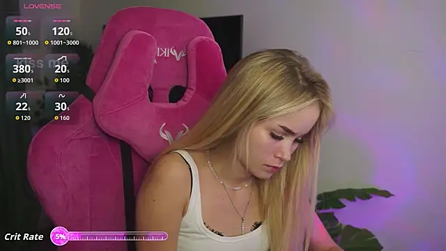 DakotaaJohnnson online show from September 11, 2025, 11:43 am