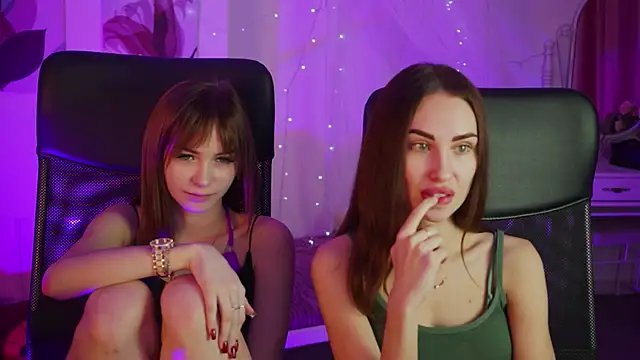 DakotaaJohnnson online show from February 22, 2025, 12:18 pm