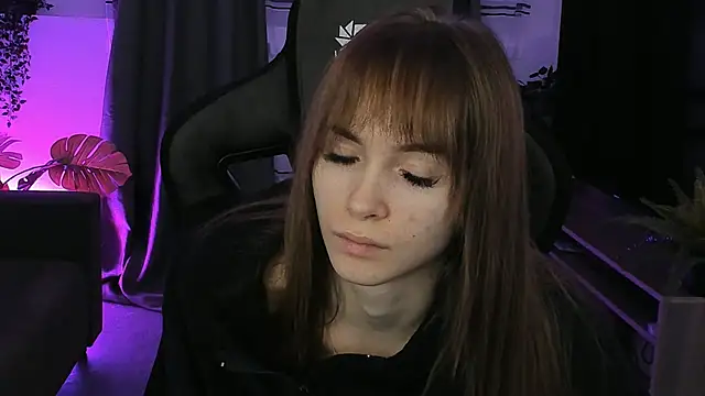 DakotaaJohnnson online show from February 25, 2025, 8:42 pm