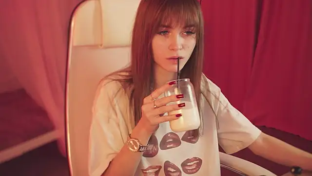 DakotaaJohnnson online show from March 7, 2025, 8:34 am